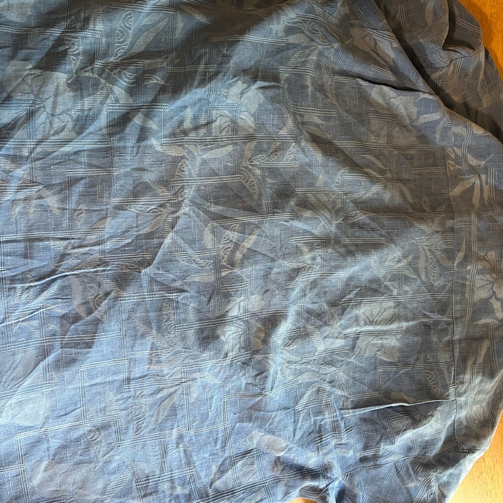 Jamaica Jaxx Large Blue Embossed Tone on Tone Tropical Print 100% Silk (C24) - Picture 5 of 5